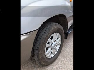 2006 Toyota Land Cruiser 100 Series Рестайлинг 2, серебристый, 2240000 рублей, вид 5