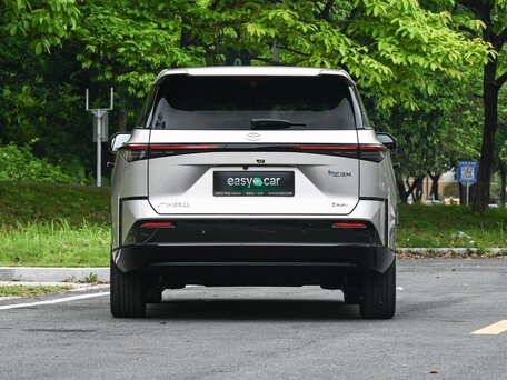2026 Toyota bZ3X 58.3 kWh, серебристый, 3372000 рублей, вид 5