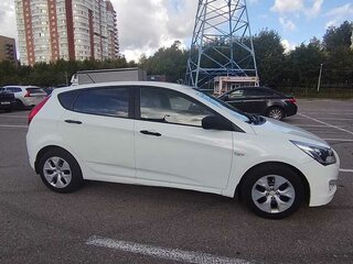 2015 Hyundai Solaris I Рестайлинг, белый, 800000 рублей, вид 2