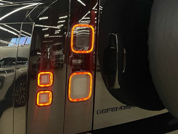 2026 Land Rover Defender 110 II, чёрный, 11350000 рублей - вид 14