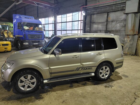 2008 Mitsubishi Pajero IV, бежевый, 1620000 рублей - вид 7