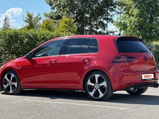 2016 Volkswagen Golf GTI VII, красный, 2300000 рублей, вид 4
