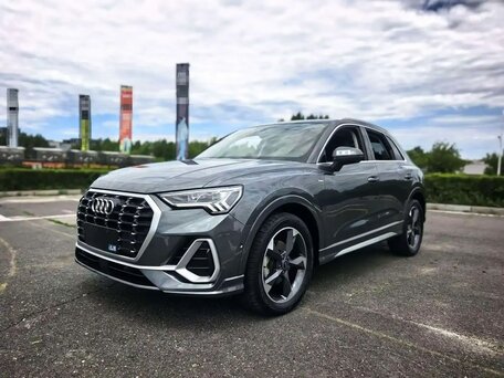 2023 Audi Q3 35 TFSI II (F3), серый, 2650000 рублей, вид 2