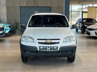 2014 Chevrolet Niva I Рестайлинг, белый, 630000 рублей, вид 2
