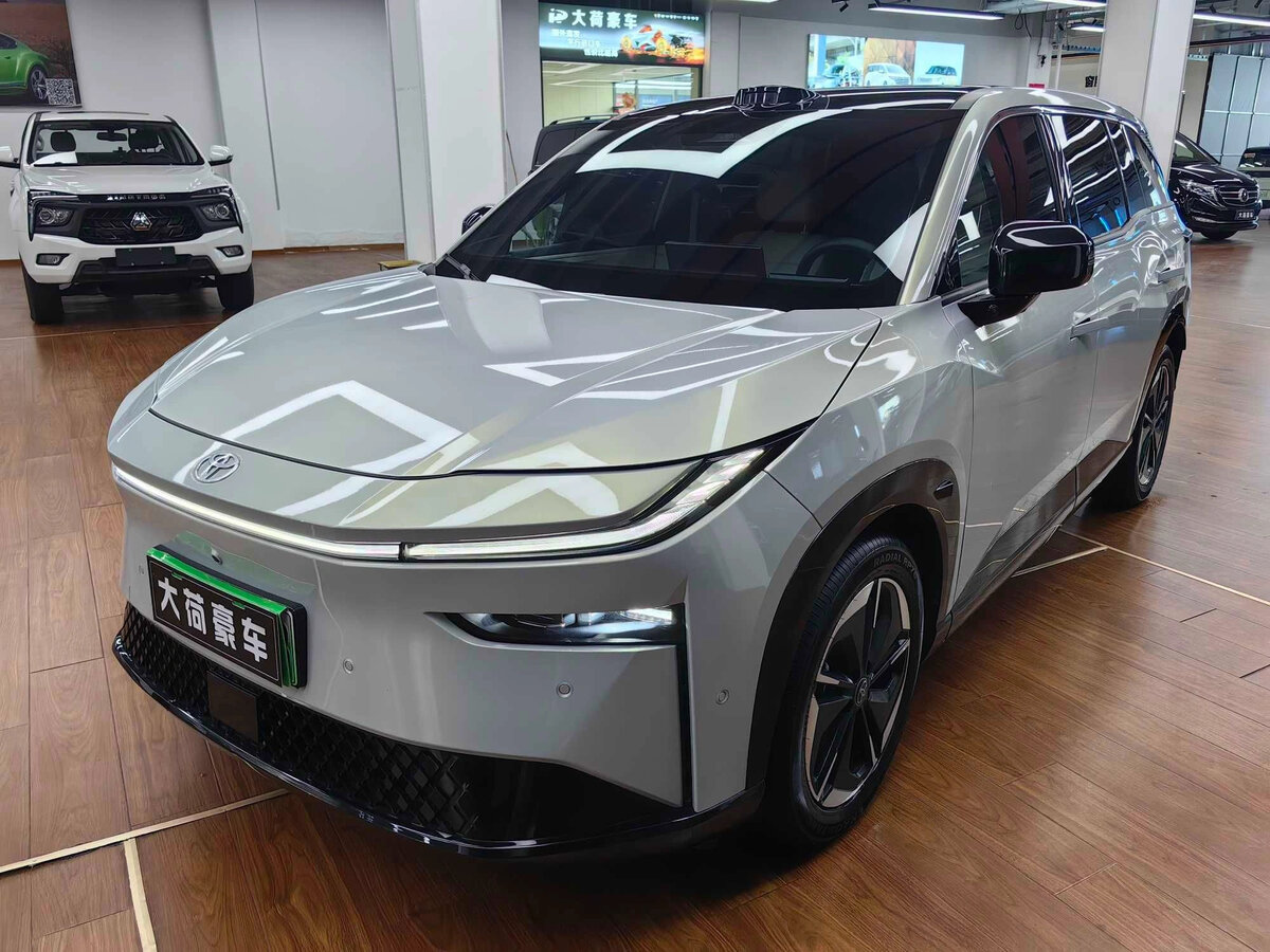 Открыть фотографии: Toyota bZ3X