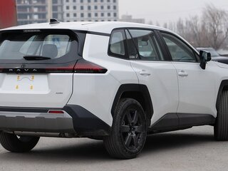 2026 Toyota RAV4 VI (XA60), белый, 4000500 рублей, вид 2