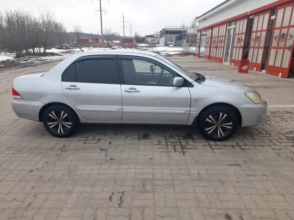 2005 Mitsubishi Lancer IX Рестайлинг, серебристый, 320000 рублей - вид 3