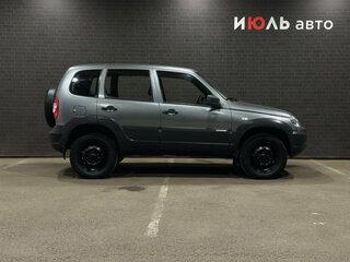 2013 Chevrolet Niva I Рестайлинг, серый, 550000 рублей, вид 4