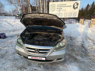 2005 Honda Odyssey (North America) III, серебристый, 1200000 рублей, вид 2