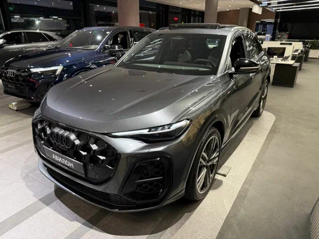 2026 Audi Q5 Sportback TFSI quattro S tronic II (GU), серый, 8721000 рублей, вид 4