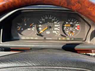 1994 Mercedes-Benz E-Класс 220 I (W124), серебристый, 630000 рублей, вид 4