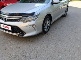 2017 Toyota Camry VII (XV50) Рестайлинг, серебристый, 2130000 рублей, вид 1