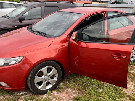 2009 Kia Cerato 5-speed II, оранжевый, 495000 рублей, вид 4