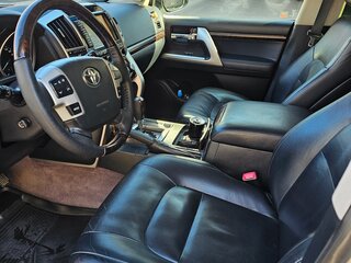 2012 Toyota Land Cruiser 200 Series Рестайлинг 1, белый, 4250000 рублей, вид 5