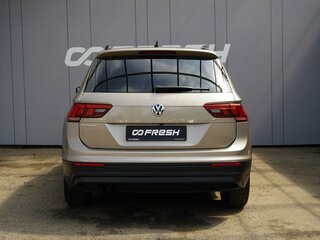 2020 Volkswagen Tiguan II, коричневый, 2500000 рублей, вид 4