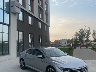 2020 Volkswagen Arteon I, серебристый, 1900000 рублей, вид 2