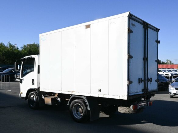 2015 Isuzu Elf (N-series), белый, 1680000 рублей - вид 1