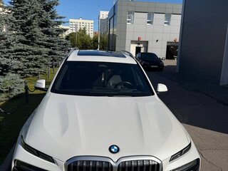 2022 BMW X7 40d I (G07) Рестайлинг, белый, 8950000 рублей, вид 3