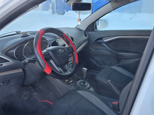 2015 Lada (ВАЗ) Vesta I, белый, 900000 рублей - вид 8