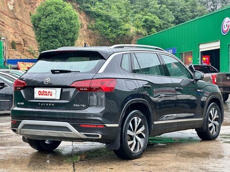 2022 Volkswagen Tayron I, чёрный, 1840000 рублей, вид 4