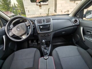 2014 Renault Logan II, белый, 620000 рублей, вид 4