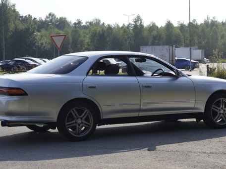 1995 Toyota Mark II VII (X90), серебристый, 600000 рублей, вид 4