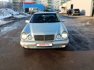 1998 Mercedes-Benz E-Класс 280 II (W210, S210), серебристый, 380000 рублей, вид 2