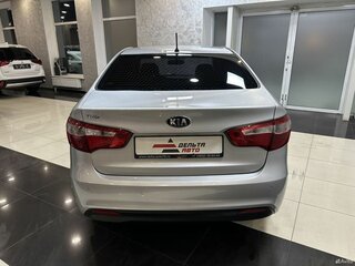 2013 Kia Rio 4-speed III, серебристый, 1135000 рублей, вид 4