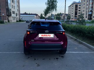 2021 Toyota Yaris Cross I, красный, 1700000 рублей, вид 3