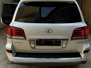 2013 Lexus LX 570 III Рестайлинг, белый, 4100000 рублей, вид 3