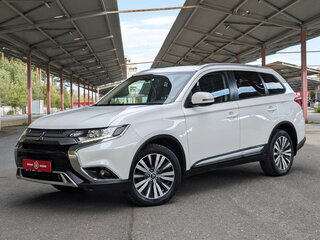 2019 Mitsubishi Outlander III Рестайлинг 3, белый, 2149500 рублей, вид 4