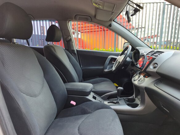 2006 Toyota RAV4 III (XA30), серебристый - вид 9