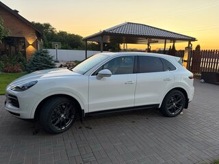 2019 Porsche Cayenne III, белый, 4900000 рублей, вид 3