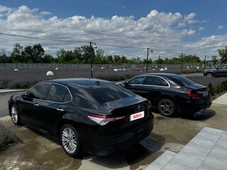 2020 Toyota Camry VIII (XV70), чёрный, 3100000 рублей, вид 4