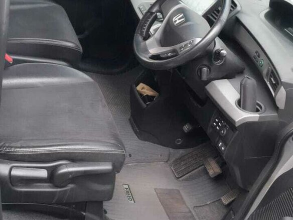 2011 Honda Freed I, серый, 1400000 рублей - вид 6