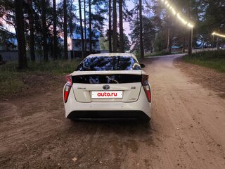 2017 Toyota Prius IV (XW50), белый, 1340000 рублей, вид 4