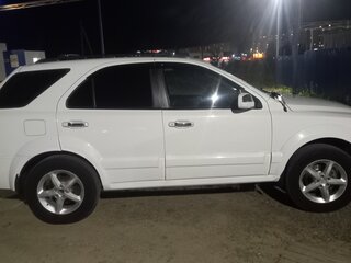 2004 Kia Sorento I, белый, 950000 рублей, вид 3