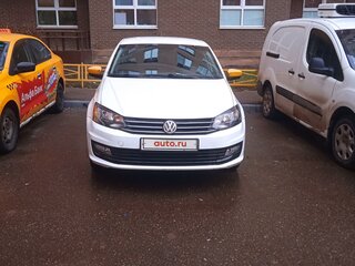 2015 Volkswagen Polo V Рестайлинг, белый, 400000 рублей, вид 2