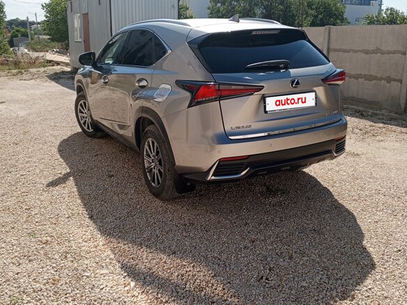 2020 Lexus NX 200 I Рестайлинг, серый, 3650000 рублей - вид 5
