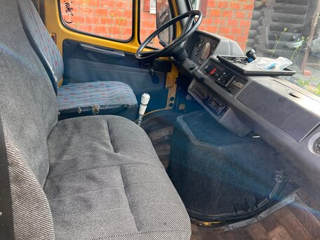 1994 Mercedes-Benz T1, жёлтый, 600000 рублей, вид 4