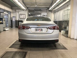 2019 Chevrolet Malibu IX Рестайлинг, серый, 1550000 рублей, вид 3