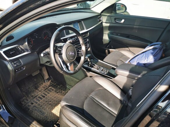 2019 Kia Optima IV Рестайлинг, чёрный, 6000000 рублей - вид 4