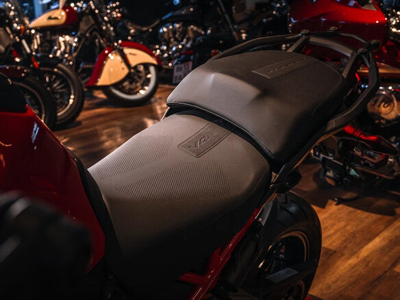 2026 Ducati Multistrada V4, красный, 3090000 рублей - вид 9