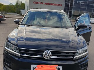 2018 Volkswagen Tiguan II, чёрный, 3115000 рублей, вид 1