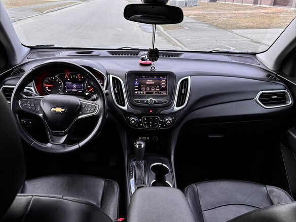 2020 Chevrolet Equinox III, серебристый, 1600000 рублей - вид 11