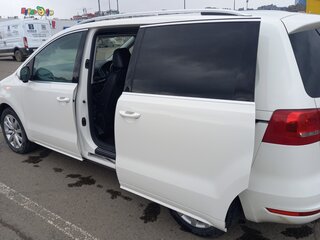 2012 Volkswagen Sharan II, белый, 1600000 рублей, вид 1