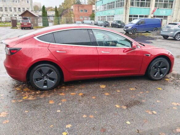 2018 Tesla Model 3 Mid Range I, красный, 2350000 рублей - вид 3