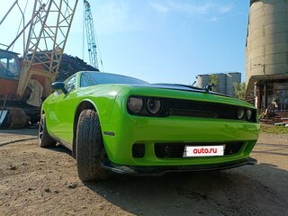 2011 Dodge Challenger SRT8 SRT-8 III Рестайлинг, зелёный, 3000000 рублей, вид 3