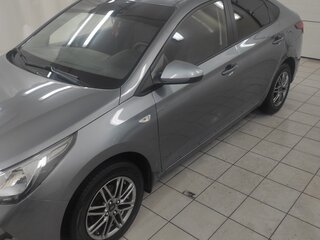 2021 Hyundai Solaris II Рестайлинг, серый, 1700000 рублей, вид 1