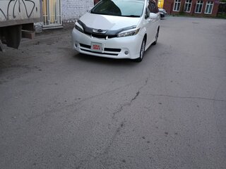 2009 Toyota Wish II, белый, 1350000 рублей, вид 1